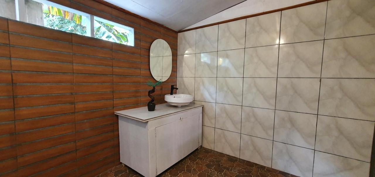 Bunaken Villa Queen'S Dive Manado Exterior photo