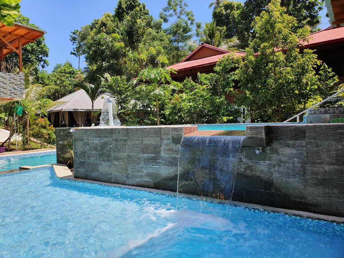 Bunaken Villa Queen'S Dive Manado Exterior photo