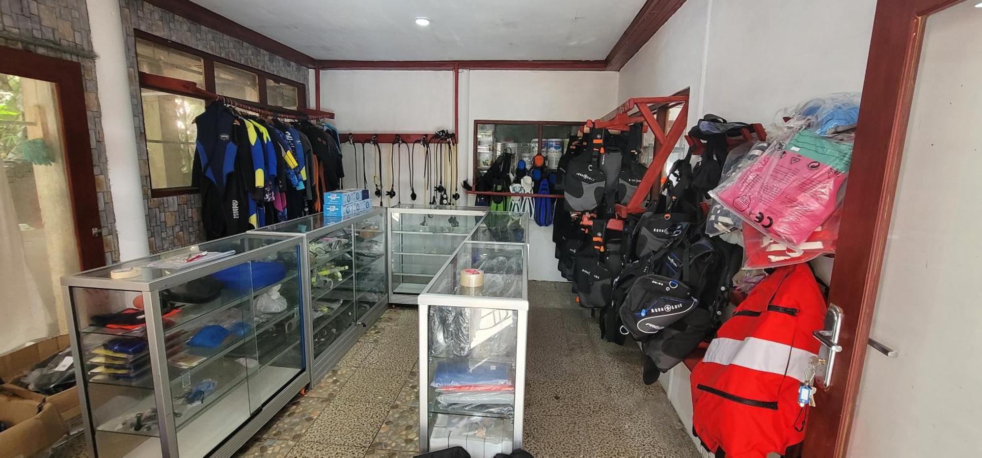 Bunaken Villa Queen'S Dive Manado Exterior photo